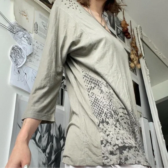vintage khaki green scale print studded top - Picture 5 of 8